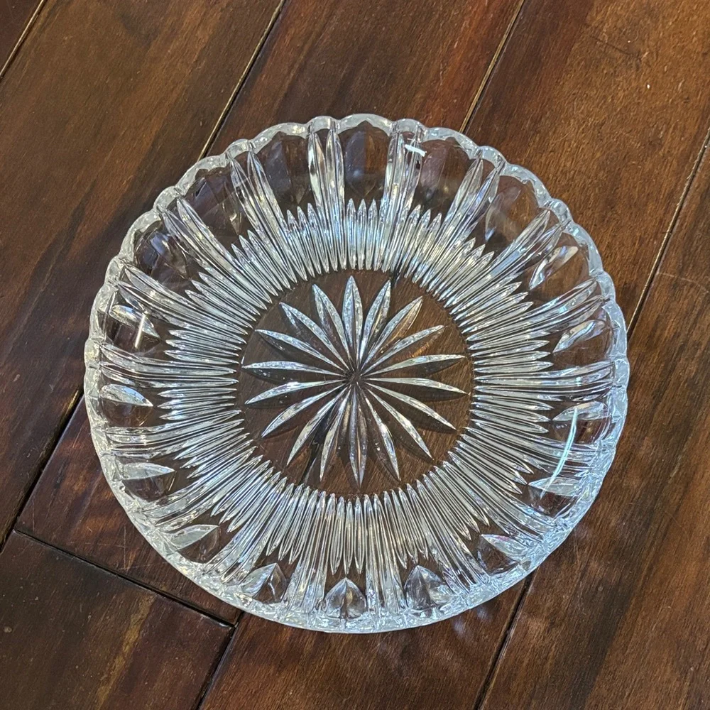 Clear Cut Glass Serving Plate - Elegant Home Dining